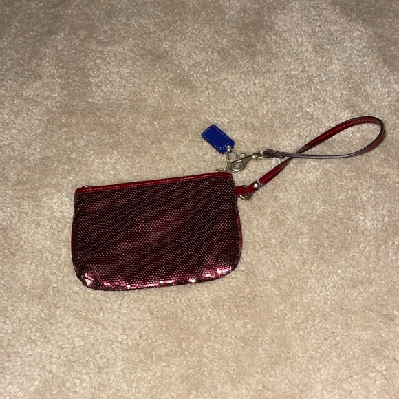 Used Coach wristlet - Picture 2 of 3